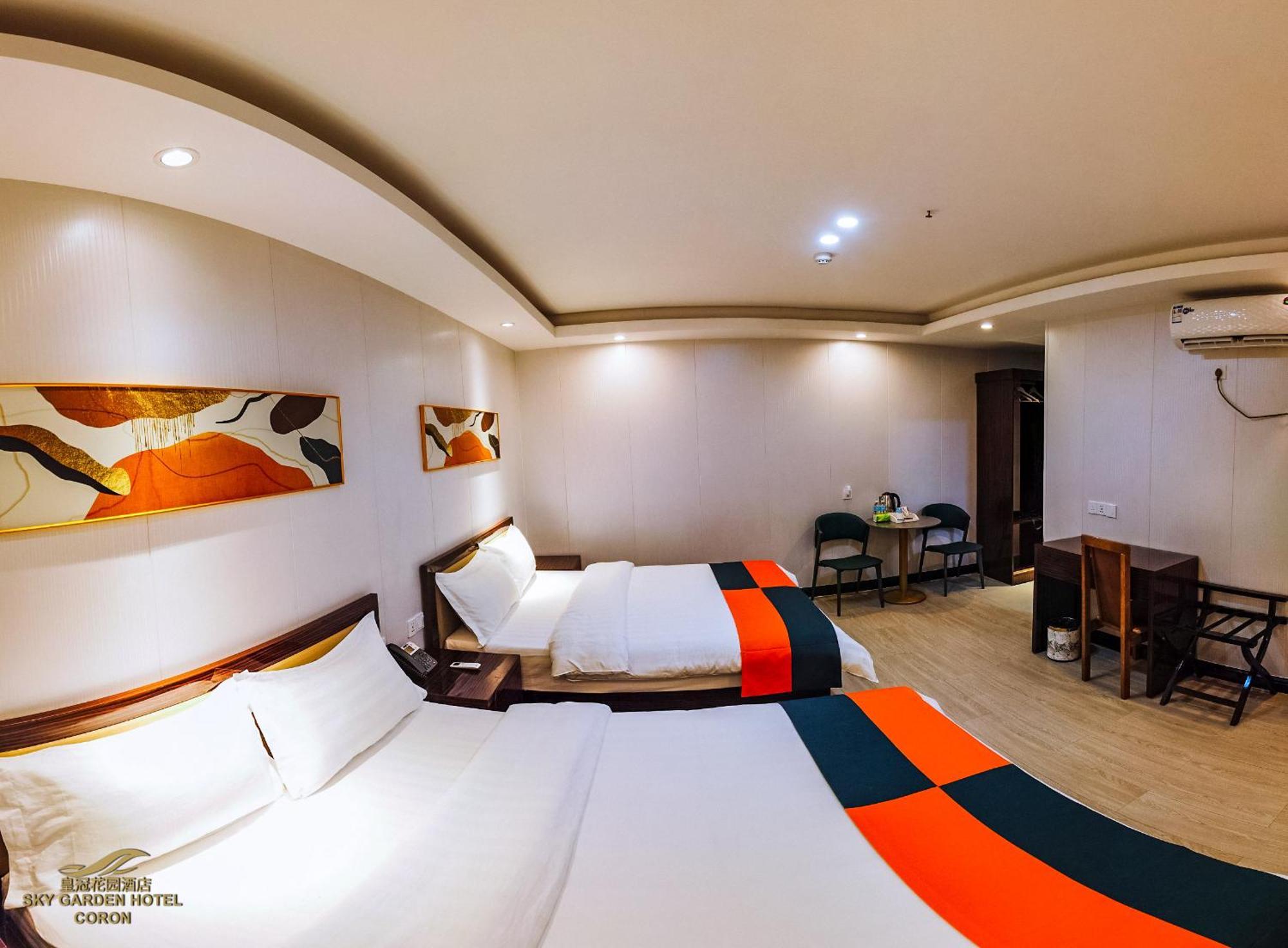 Sky Garden Hotel โกรอน ภายนอก รูปภาพ