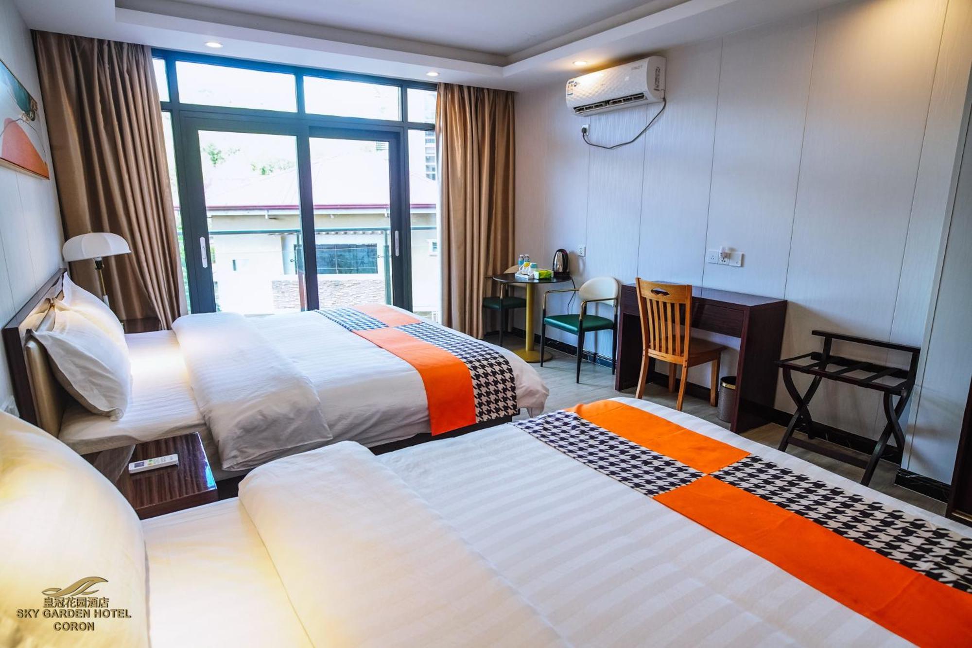 Sky Garden Hotel โกรอน ภายนอก รูปภาพ