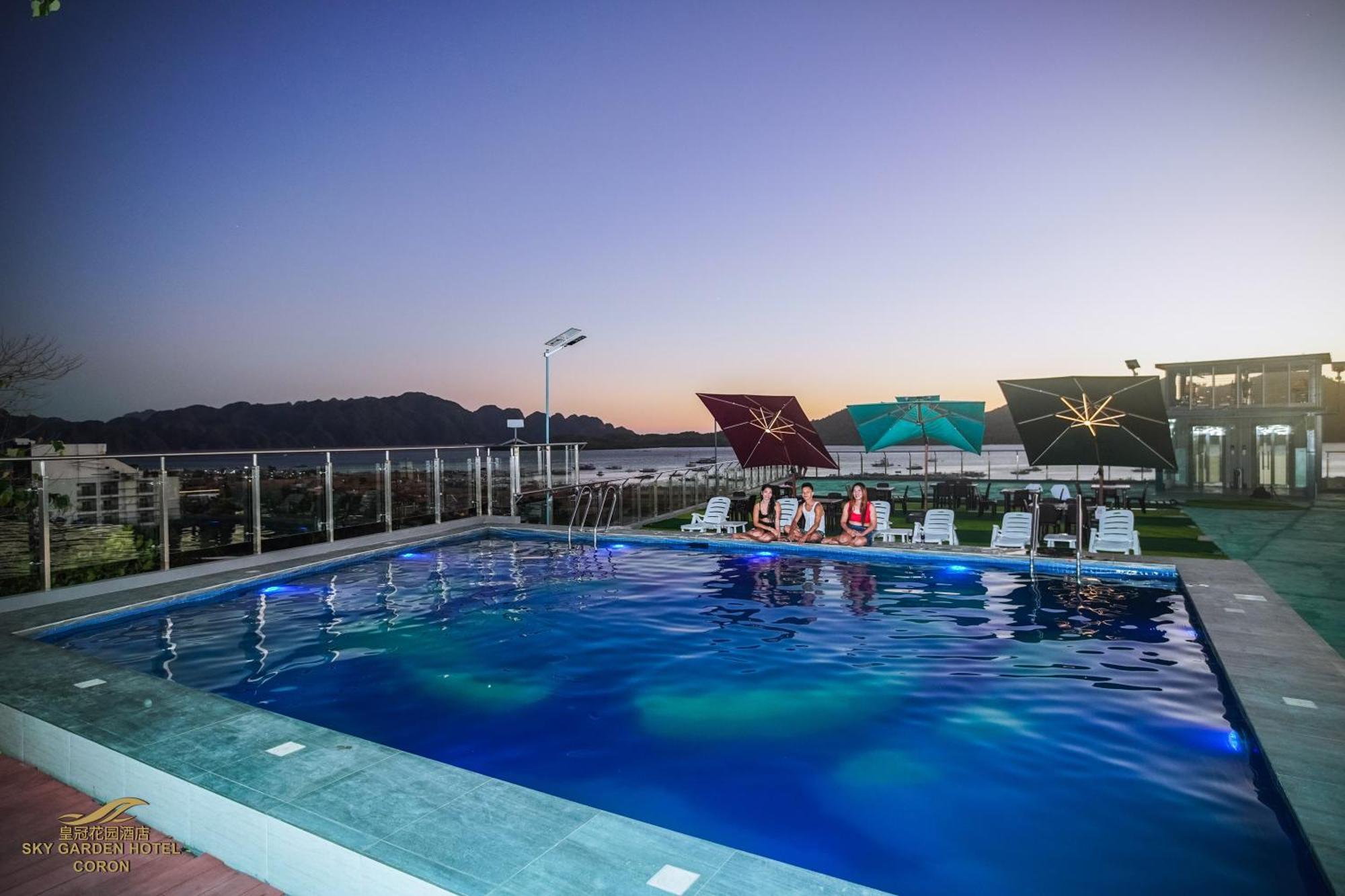 Sky Garden Hotel โกรอน ภายนอก รูปภาพ