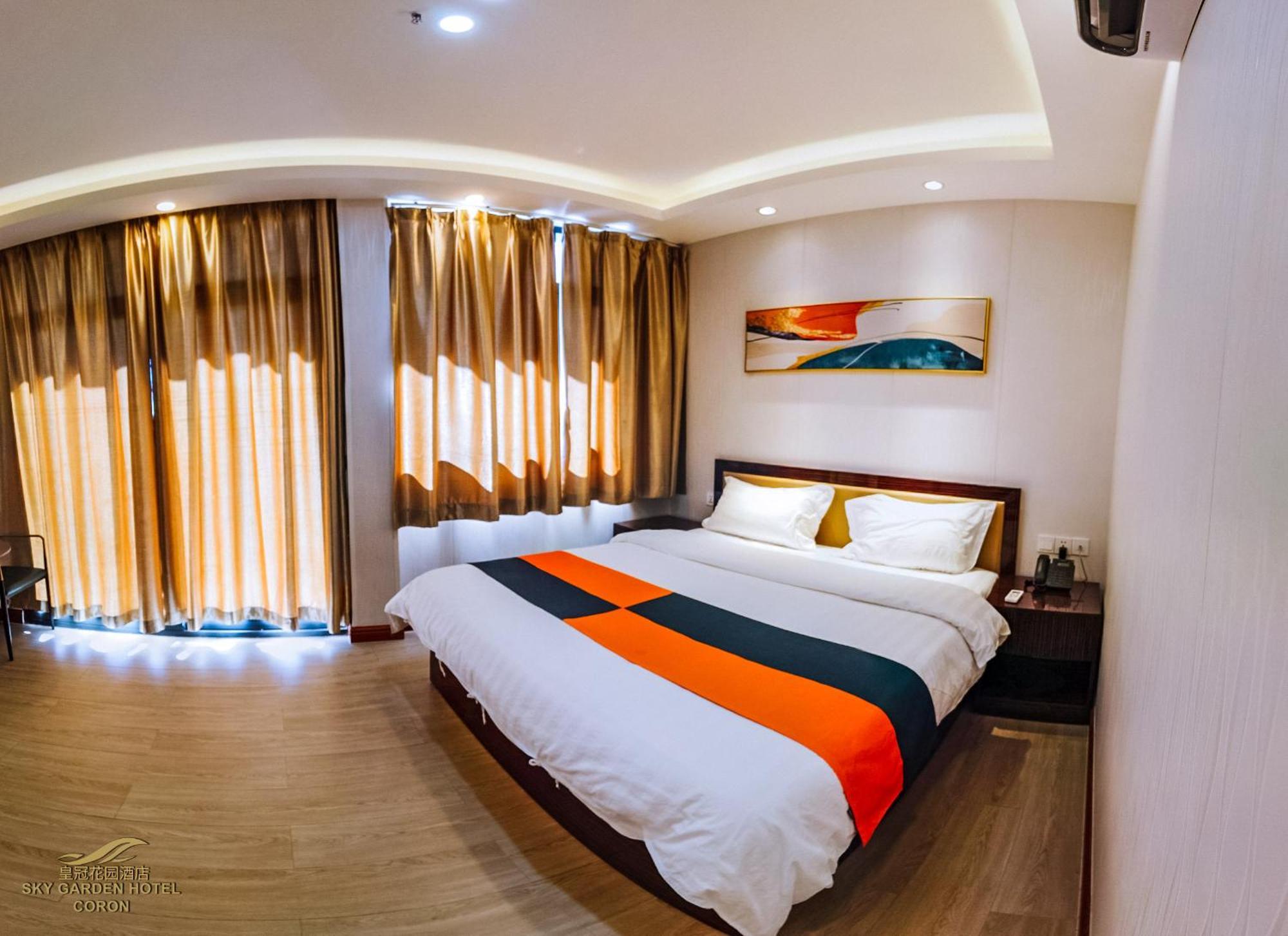 Sky Garden Hotel โกรอน ภายนอก รูปภาพ